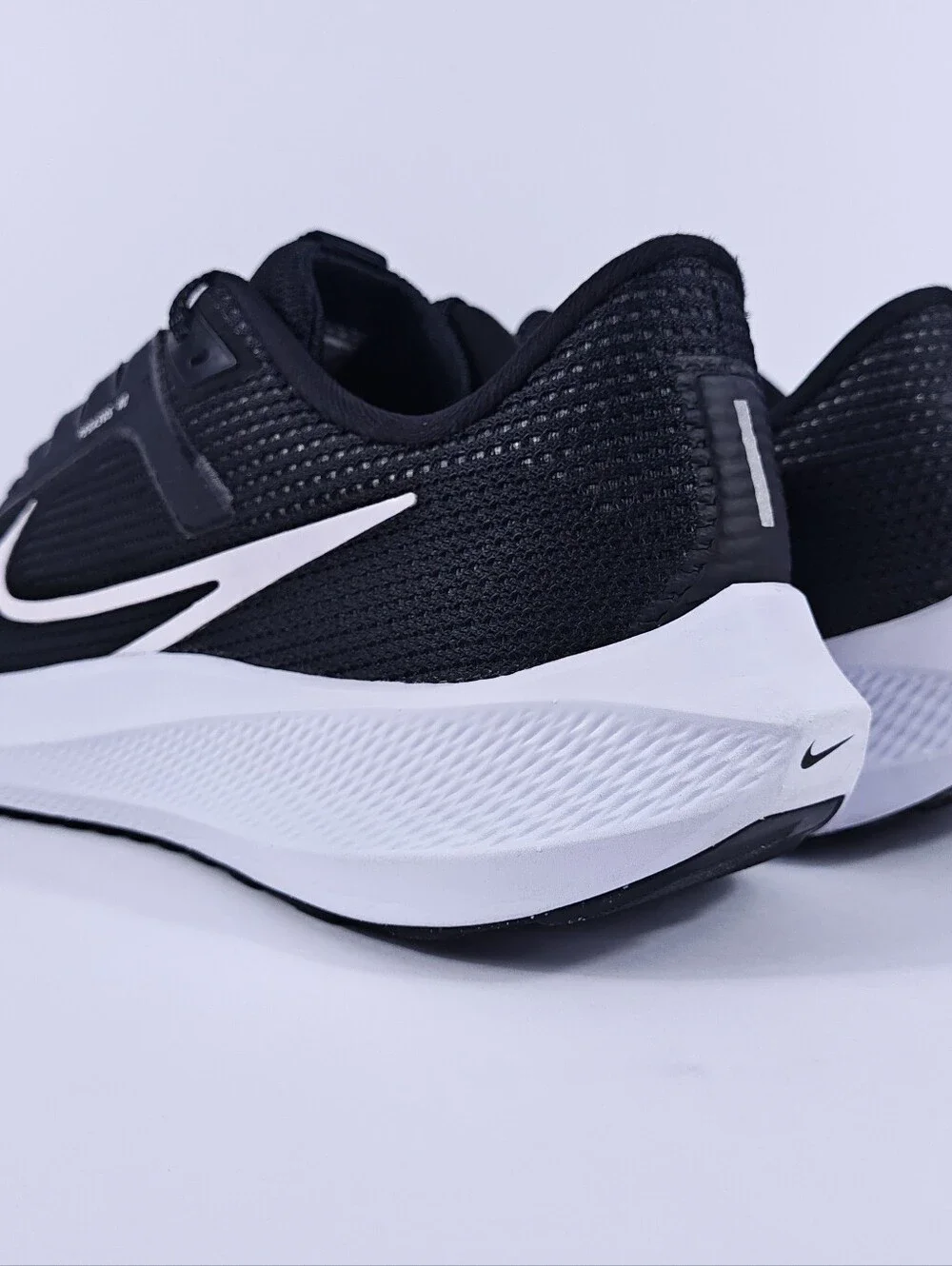 Nike Pegasus 40 Mens 10.5 Cushioned Comfort Road Running Shoes Black Air Zoom